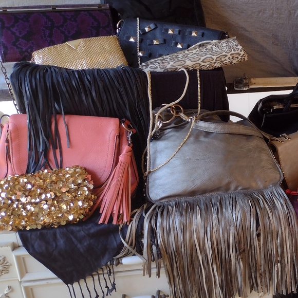 Purses - Picture 2 of 6